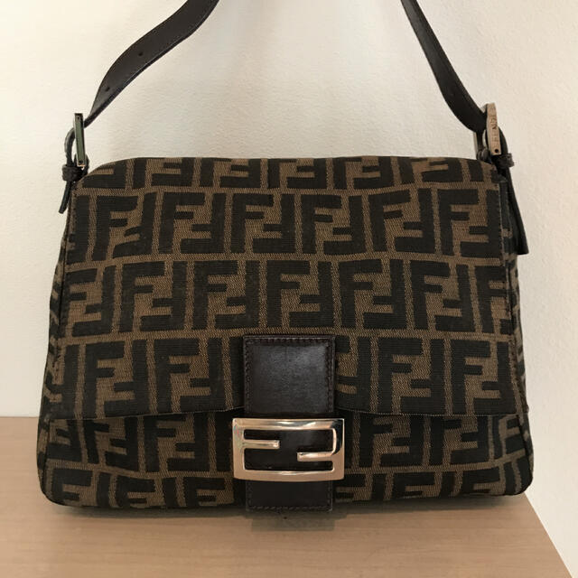 FENDI フェンディ ショルダーバッグ　ズッカ　ズッカ柄