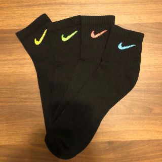 ナイキ(NIKE)の【新品未使用】 NIKE ソックス カラフル カラー ブルー ジェイド(ソックス)