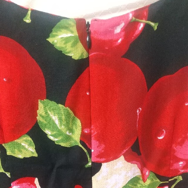 MILK(ミルク)のMILK ワンピース ジャンパースカート アップル レディースのワンピース(ひざ丈ワンピース)の商品写真