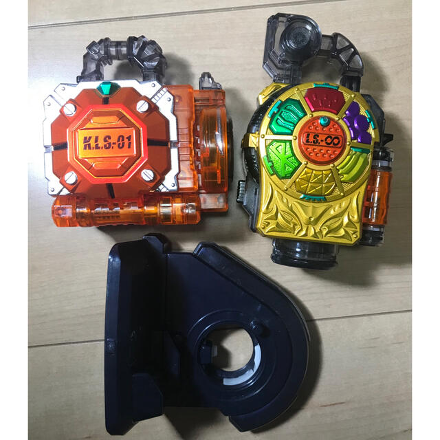 BANDAI 仮面ライダー鎧武 DX極ロックシード、カチドキロックシードの