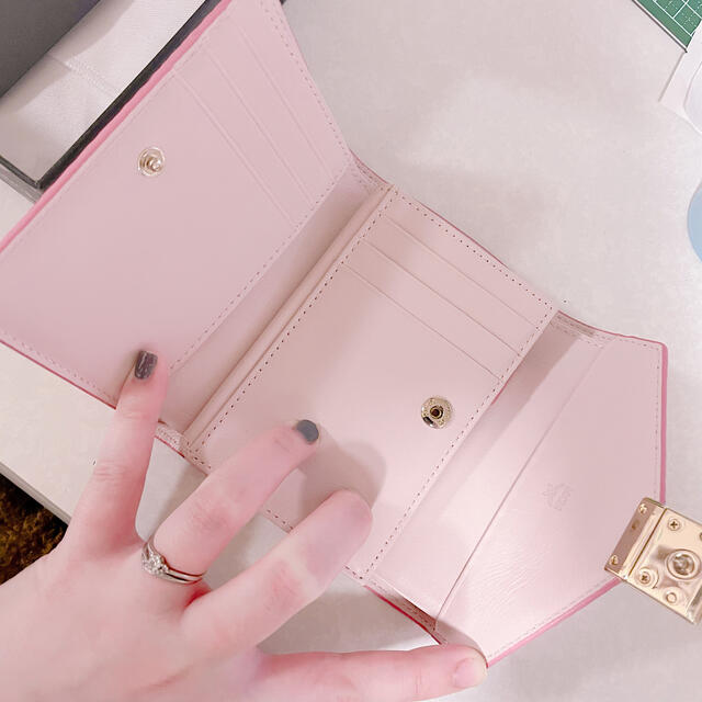 MCM - 土日限定値下げ♡【美品・人気】MCM 折財布 パウダー MCM - 土日限定値下げ♡【美品・人気】MCM 折財布 パウダー