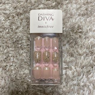 イニスフリー(Innisfree)のDASHINGDIVA ダッシングディーバ　innisfree ネイルチップ(つけ爪/ネイルチップ)