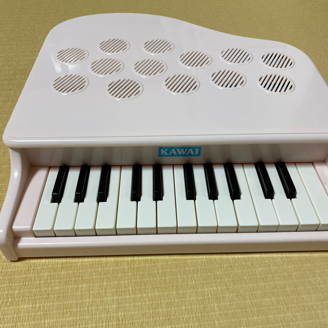 【値下げ】KAWAI ミニピアノ　楽器玩具 知育玩具 おもちゃ カワイ　子供用 キッズ/ベビー/マタニティのおもちゃ(楽器のおもちゃ)の商品写真