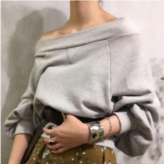 トゥデイフル(TODAYFUL)のtodayful Off Shoulder Sweat(トレーナー/スウェット)