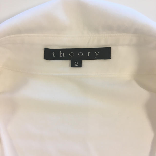 theory(セオリー)のおぎら様専用 セオリー 白カットソー  レディースのトップス(Tシャツ(半袖/袖なし))の商品写真
