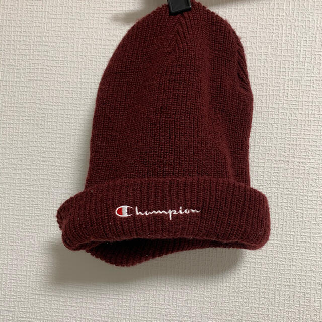 Champion(チャンピオン)のChampion ニット帽　ボルドー　ワインレッド[早い者勝ち] レディースの帽子(ニット帽/ビーニー)の商品写真