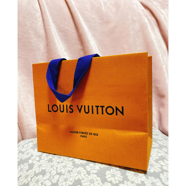 LOUIS VUITTON(ルイヴィトン)のルイヴィトン ❤️ 紙袋 レディースのバッグ(ショップ袋)の商品写真
