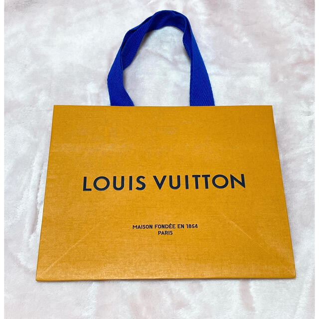 LOUIS VUITTON(ルイヴィトン)のルイヴィトン ❤️ 紙袋 レディースのバッグ(ショップ袋)の商品写真