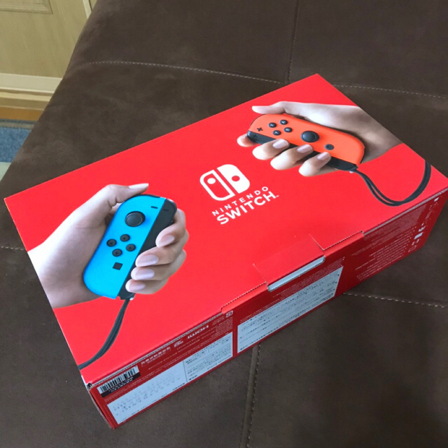 任天堂　Switch  本体