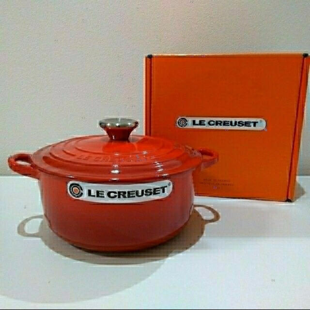 LE CREUSET(ルクルーゼ)の■新品未使用■ル・クルーゼ■20cm ココットロンド チリレッド インテリア/住まい/日用品のキッチン/食器(鍋/フライパン)の商品写真