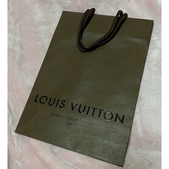 LOUIS VUITTON(ルイヴィトン)のルイヴィトン ❤️ 空箱 紙袋 レディースのバッグ(ショップ袋)の商品写真