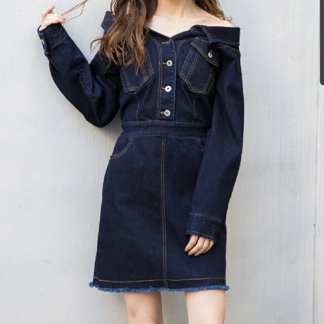 CECIL McBEE(セシルマクビー)の新品★CECIL McBEE  デニムワンピース★オフショル/ レディースのワンピース(ミニワンピース)の商品写真