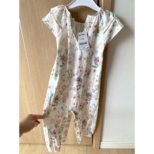 NEXT(ネクスト)のnext baby ネストベビー エクリュロンパース 女の子 キッズ/ベビー/マタニティのベビー服(~85cm)(ロンパース)の商品写真