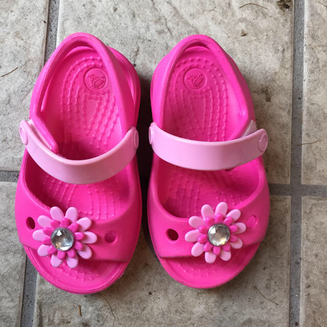 crocs(クロックス)のcrocs サンダル キッズ/ベビー/マタニティのベビー靴/シューズ(~14cm)(サンダル)の商品写真