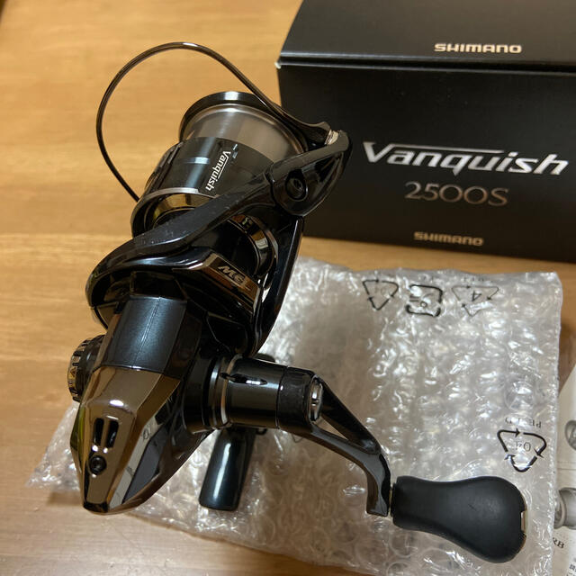 新品未開封　シマノ リール '19 ヴァンキッシュ 2500S