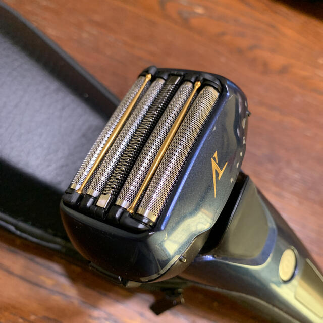 Panasonic(パナソニック)のPanasonic ラムダッシュ　ES-LV7A 自動洗浄機未使用　洗浄液6個付 スマホ/家電/カメラの美容/健康(メンズシェーバー)の商品写真