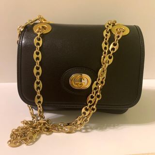 値段交渉可能！GUCCI 黒×ゴールドチェーンバック(ショルダーバッグ)