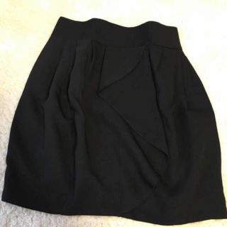 ザラ(ZARA)の【新品】ZARA スカート  チューリップ型(ひざ丈スカート)