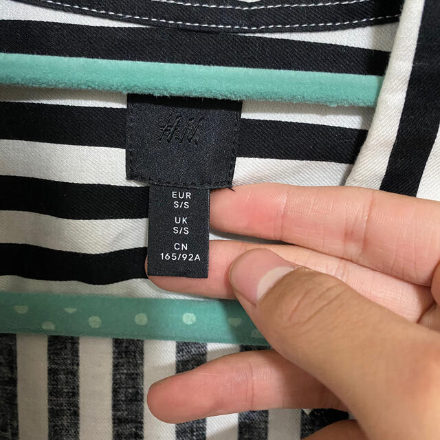 H&M(エイチアンドエム)のストライプシャツ　美品 メンズのトップス(シャツ)の商品写真