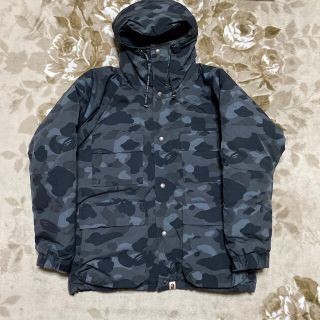 アベイシングエイプ(A BATHING APE)のAPE BAPE KAWS CAMO ダウンジャケット　パーカー　ジャケット　M(ダウンジャケット)