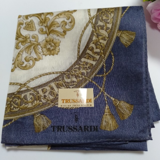 Trussardi(トラサルディ)の【H55】トラサルディハンカチ レディースのファッション小物(ハンカチ)の商品写真