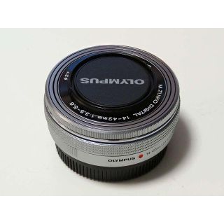 オリンパス(OLYMPUS)のM.ZUIKO ED 14-42mm f3.5-5.6 EZ シルバー 美品(レンズ(ズーム))