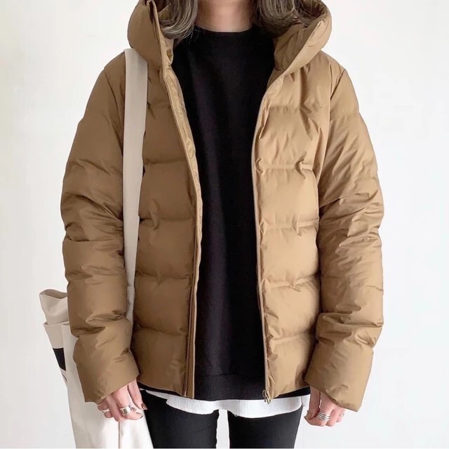 UNIQLO - ユニクロ シームレスダウン 完売人気ブラウンの通販 by と