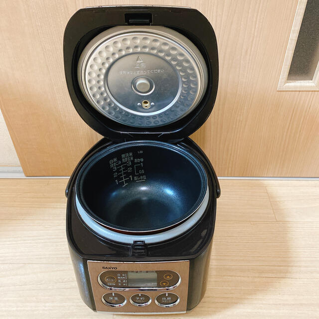 SANYO(サンヨー)の3合炊飯器 スマホ/家電/カメラの調理家電(炊飯器)の商品写真