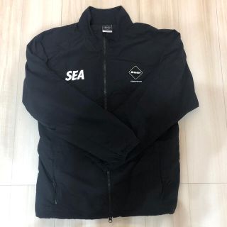 エフシーアールビー(F.C.R.B.)のF.C.R.B×WIND AND SEAコラボ 上下セット　 L 美品　送料込(ナイロンジャケット)