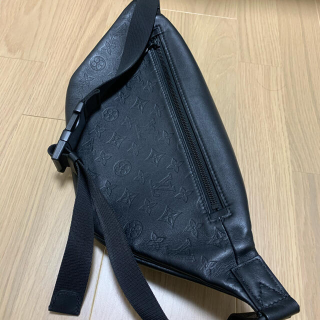 LOUIS VUITTON(ルイヴィトン)のlouis vuitton モノグラムシャドー　ディスカバリー　バムバック メンズのバッグ(ボディーバッグ)の商品写真