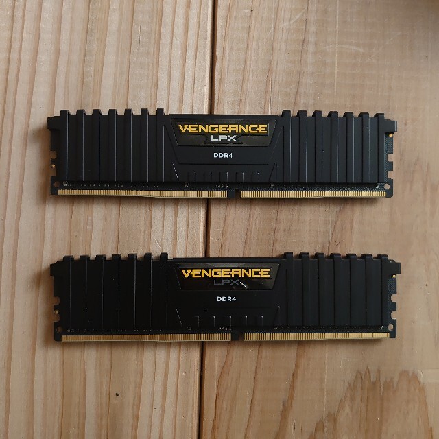 PC メモリー 16GB×2(32GB) DDR4-3000PCパーツ