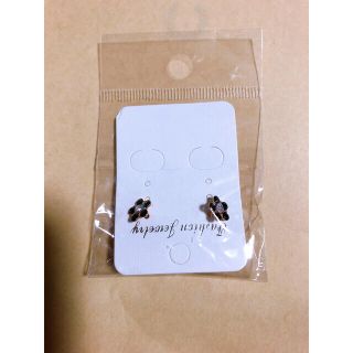 お花ピアス(ピアス)