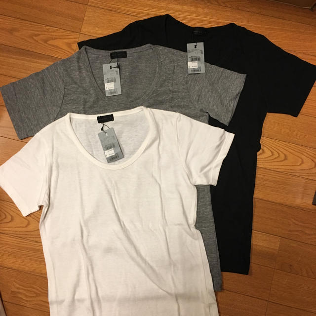 apart by lowrys(アパートバイローリーズ)の新品未使用タグ付きTシャツ3枚セット‼︎ レディースのトップス(Tシャツ(半袖/袖なし))の商品写真