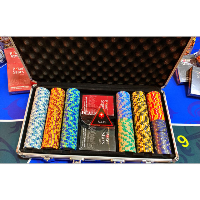 yui様専用モンテカルロ ポーカーチップ 【☆安心の定価販売☆】 32