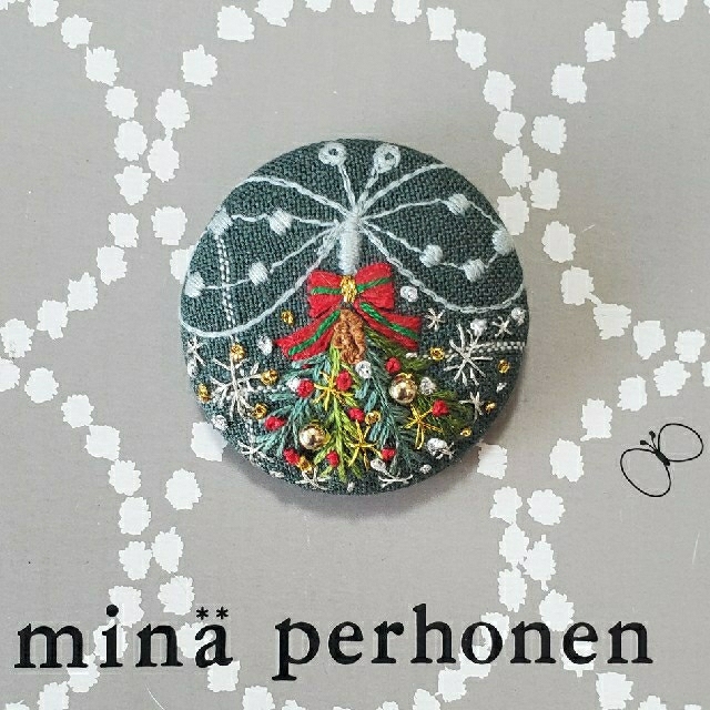 mina perhonen(ミナペルホネン)のミナペルホネンお花の刺繍☆ヘアゴムorブローチ☆ハンドメイド ハンドメイドのアクセサリー(ヘアアクセサリー)の商品写真