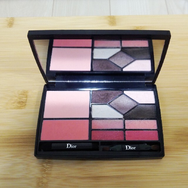 Dior(ディオール)のディオール Dior デザイナー パレット ヴォヤージュ エディション  コスメ/美容のキット/セット(コフレ/メイクアップセット)の商品写真