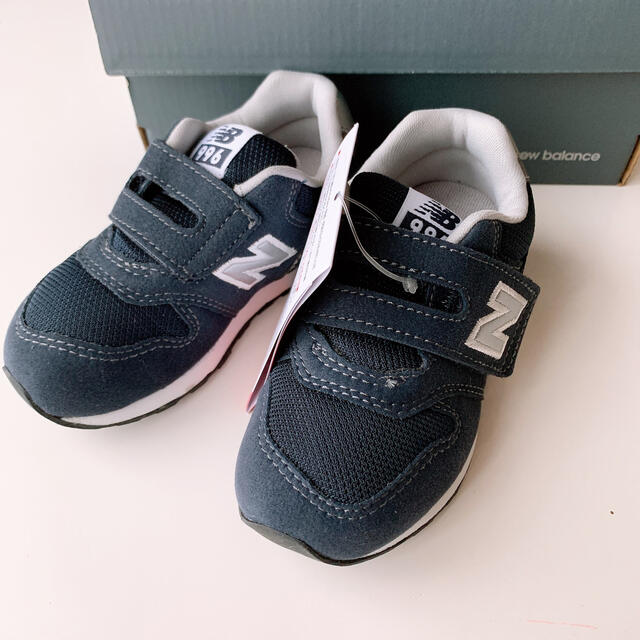 New Balance(ニューバランス)の13.5 新品 ニューバランス スニーカー 996 ネイビー キッズ ベビー キッズ/ベビー/マタニティのベビー靴/シューズ(~14cm)(スニーカー)の商品写真