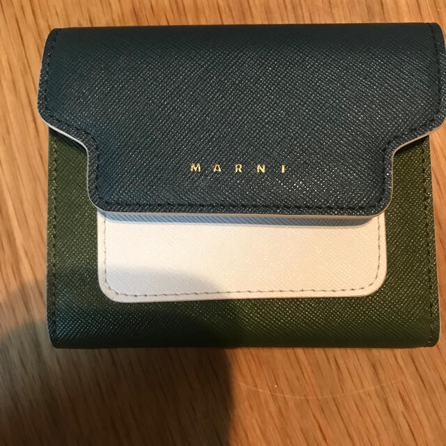 財布 Marni 3つ折りウォレット 新品