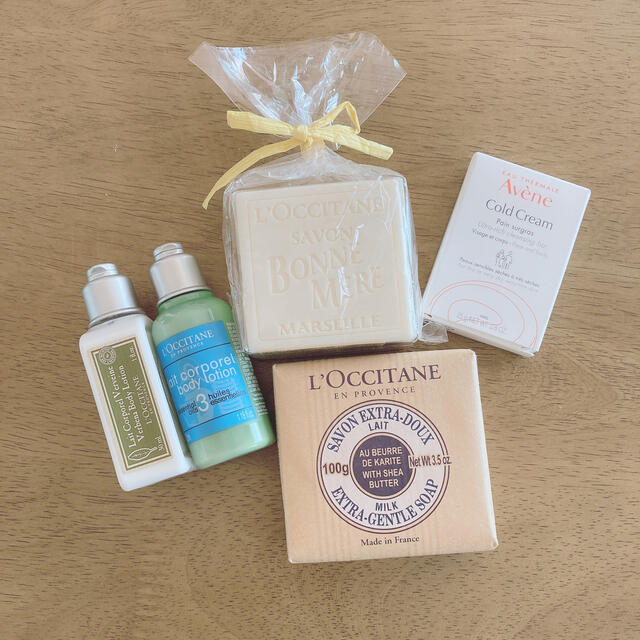 L'OCCITANE(ロクシタン)のロクシタン　石鹸とボディローションセット　アベンヌおまけ付き コスメ/美容のボディケア(ボディソープ/石鹸)の商品写真