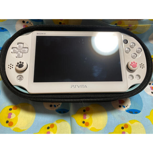 PlayStation(プレイステーション)のPlayStation Vita エンタメ/ホビーのゲームソフト/ゲーム機本体(携帯用ゲーム機本体)の商品写真