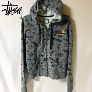 ステューシー(STUSSY)の【STUSSY】ステューシー クラウンシャネルWロゴ総柄 パーカー(パーカー)