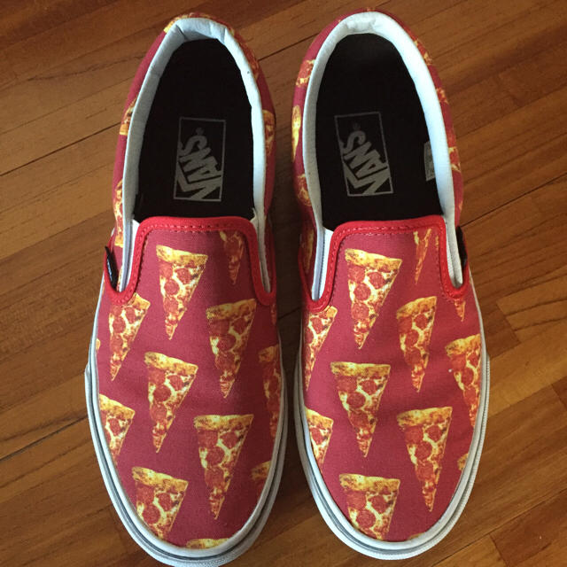 VANS(ヴァンズ)のVANS pizza slip-on レディースの靴/シューズ(スリッポン/モカシン)の商品写真