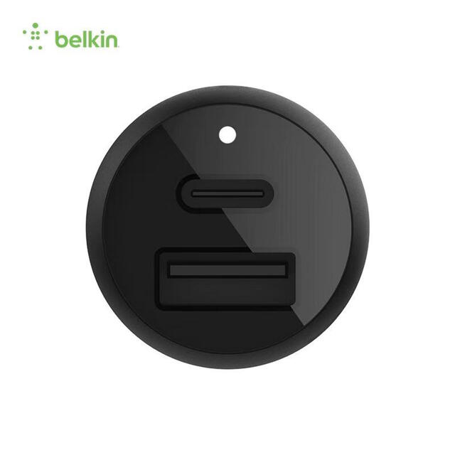 Apple(アップル)のBelkin カーチャージャー 充電器 アダプタ 自動車/バイクの自動車(車内アクセサリ)の商品写真