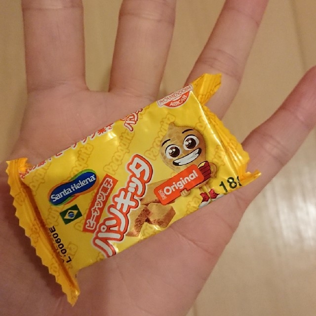 KALDI(カルディ)のお口の中でホロホロッ♪ブラジルのお菓子【パソキッタ】ピーナッツ菓子 訳あり 食品/飲料/酒の食品(菓子/デザート)の商品写真