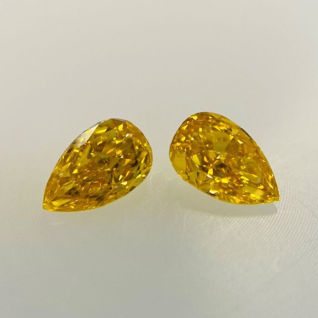 FANCY VIVID ORANGE YELLOW 0.152/0.181ct 2