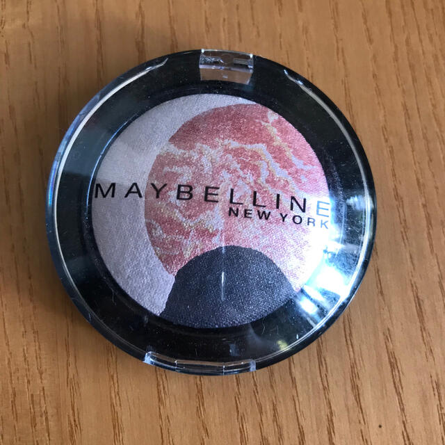 MAYBELLINE(メイベリン)のメイベリン　ハイパーコスモアイシャドウ コスメ/美容のベースメイク/化粧品(アイシャドウ)の商品写真