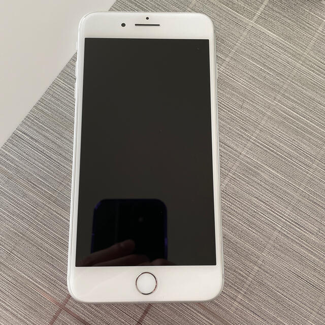iPhone 8 Plus Silver 64 GB au - スマートフォン本体