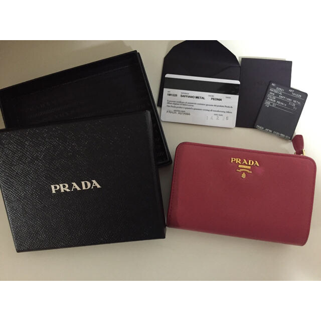 PRADA(プラダ)の正規品PRADA財布 レディースのファッション小物(財布)の商品写真