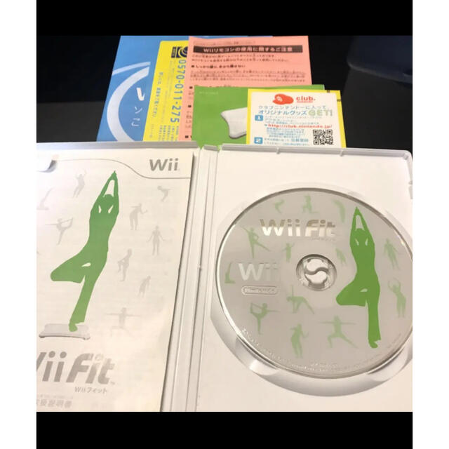 Wii(ウィー)の任天堂　wii fit＋バランスボード エンタメ/ホビーのゲームソフト/ゲーム機本体(家庭用ゲームソフト)の商品写真