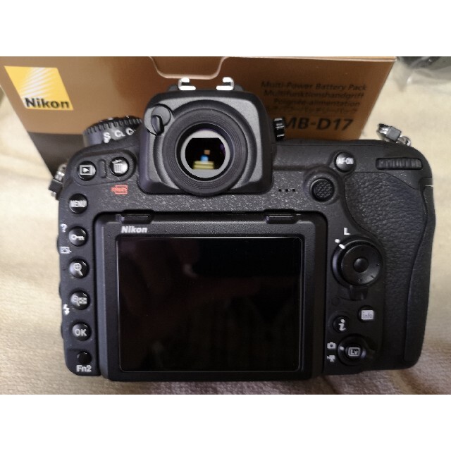 Nikon D500 MB-D17 - デジタル一眼